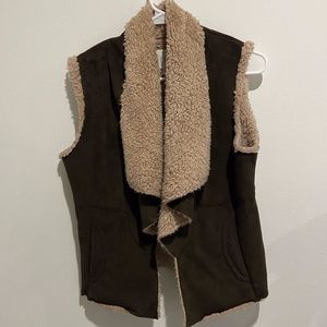 Suade and faux fur vest
